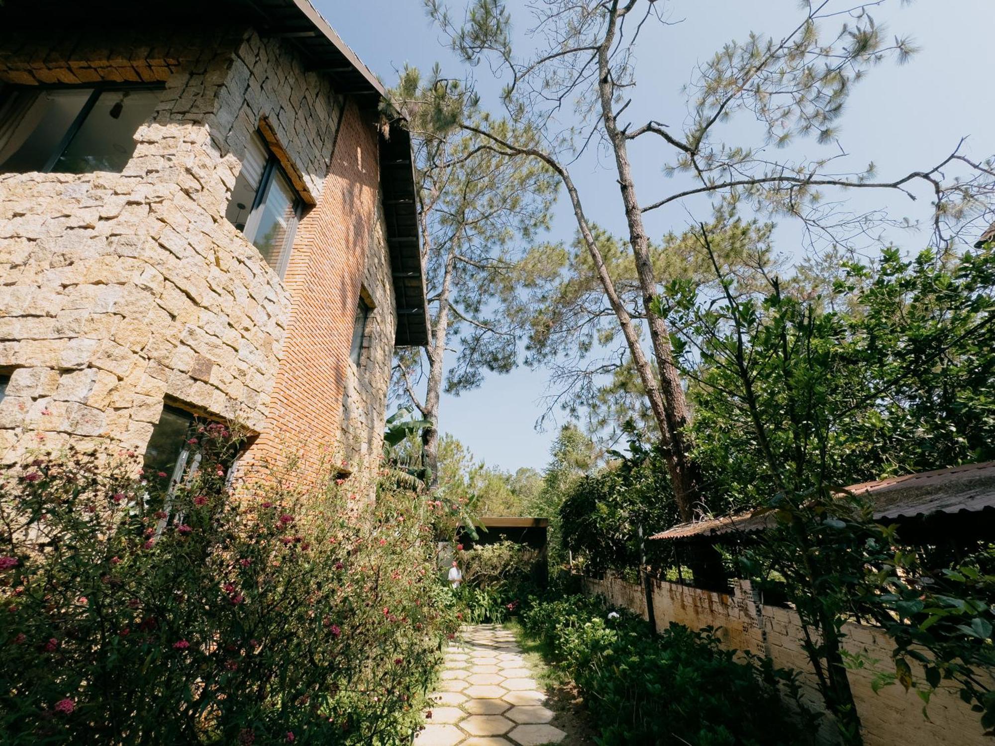 Camelia Coffee & Homestay Kon Von Kla Exterior photo